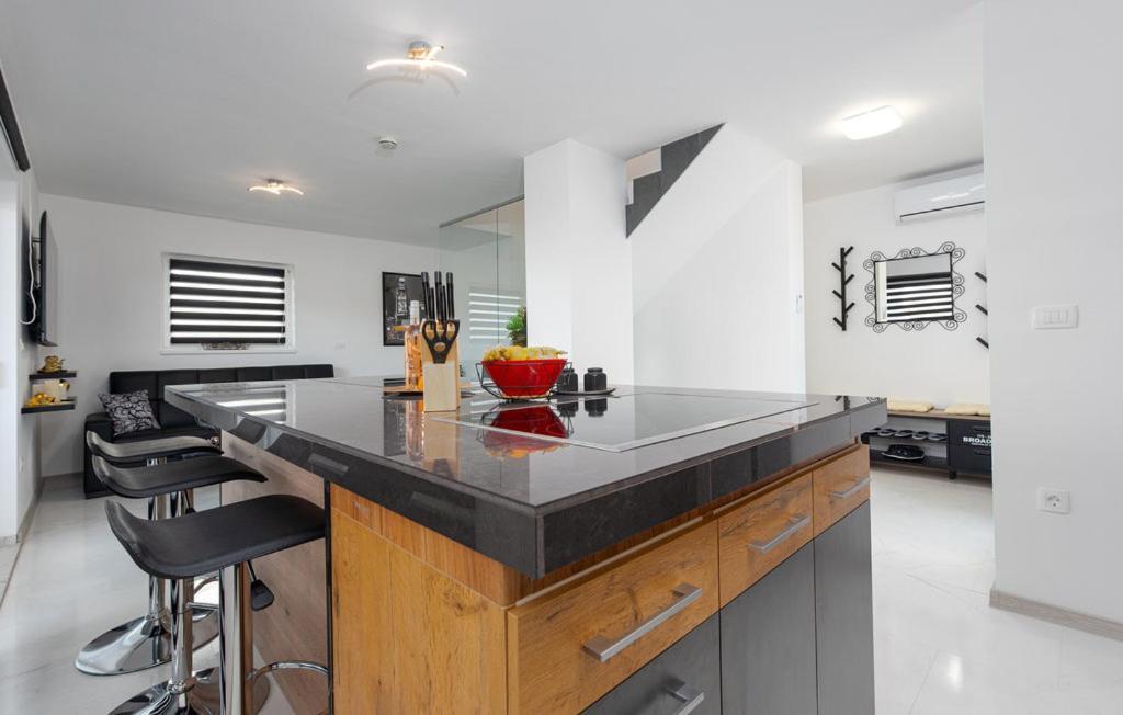 Luxurioeses Penthouse Welle Mit Whirlpool, Grill Und Meerblick Vir Zewnętrze zdjęcie