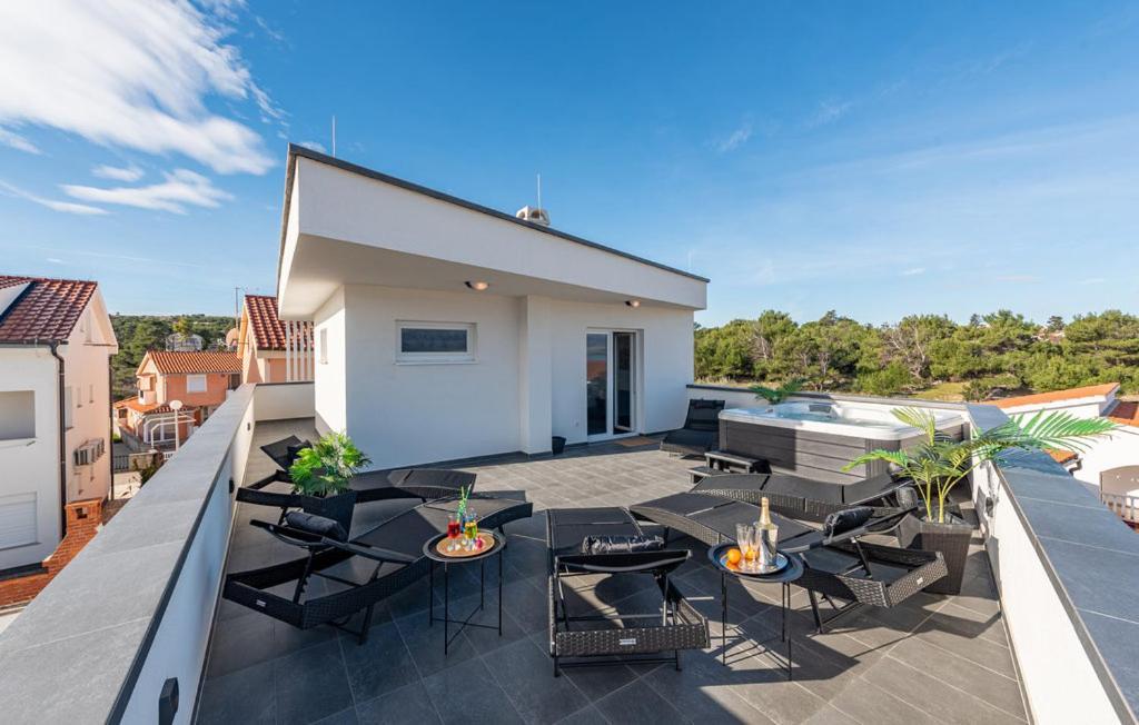 Luxurioeses Penthouse Welle Mit Whirlpool, Grill Und Meerblick Vir Zewnętrze zdjęcie